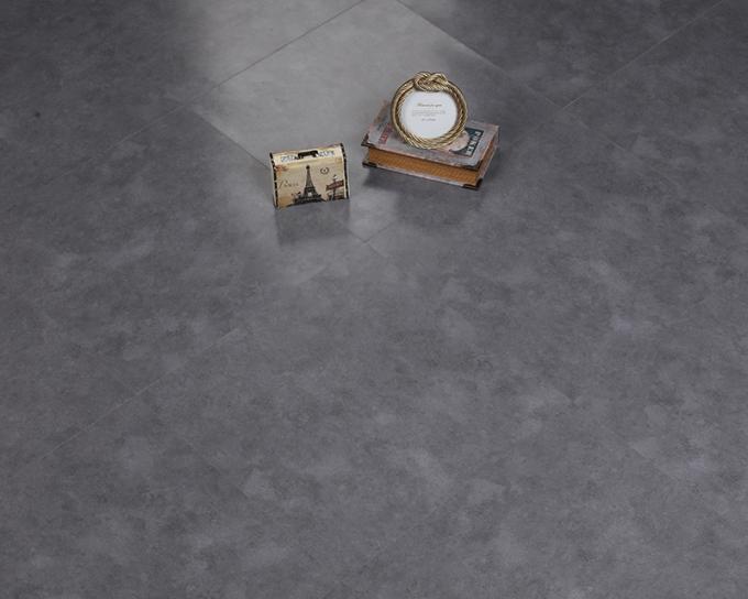 De binnenlandse Zelfklevende Vinyl Houten Bevloering van Pvc maakt de Eik van de Steentegel in reliëf 1