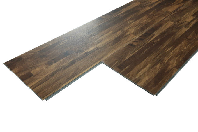 Het UVdeklaagvinyl klikt Systeembevloering met Realistische 3D Houten Patronen 2